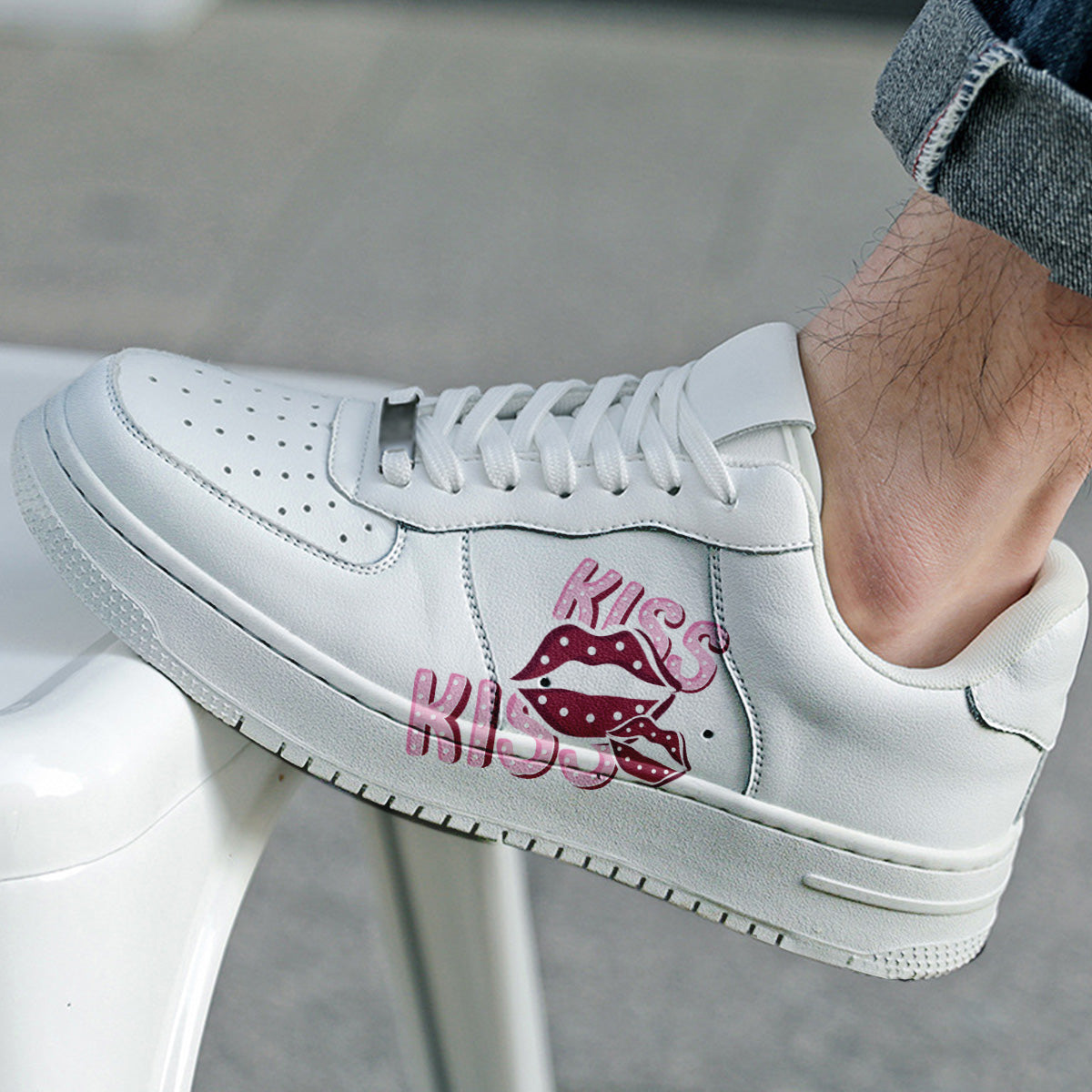 Lip Sneaker