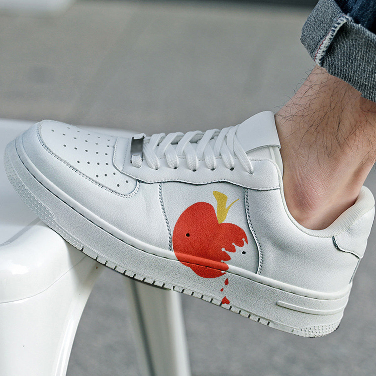 Apple Sneaker